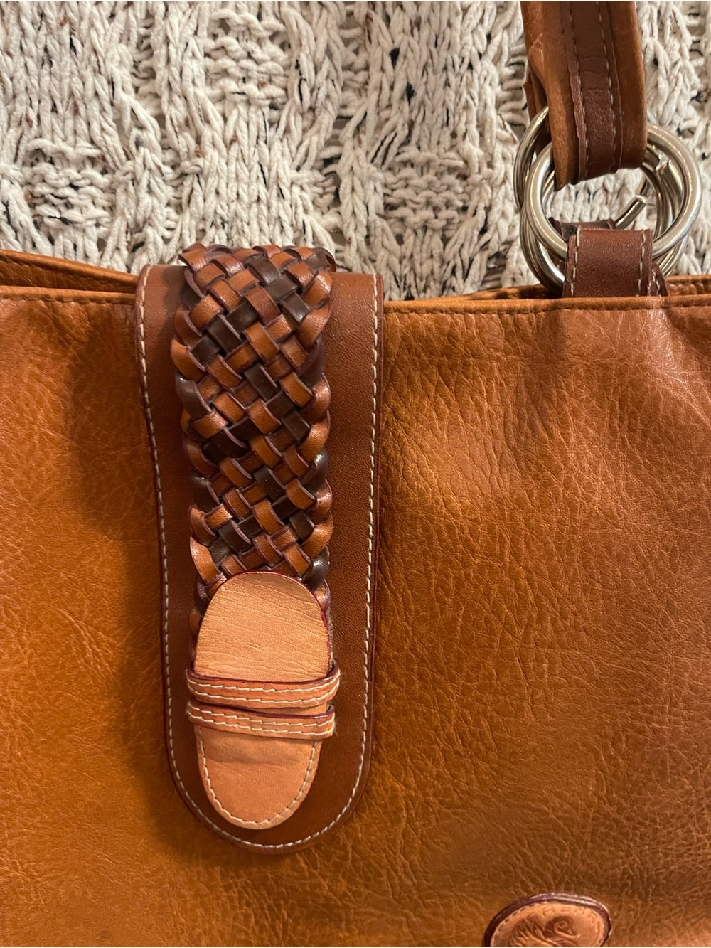 Classic Brown Leather Shoulder Bag - Picture 4 of 9